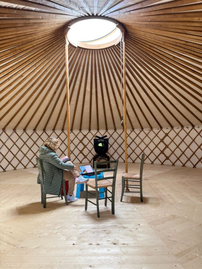 In der Jurte, Besprechung